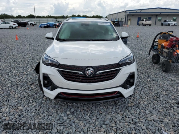 2021 Buick Encore GX Essence z VIN KL4MMFSL3MB145909, wystawiony jako Copart lot #59030565 z przebiegiem 9 279 mil mil oraz Nie do naprawy • Non repairable. Historia ofert i sprzedaży dostępna na DreamBid. Obrazek 5.
