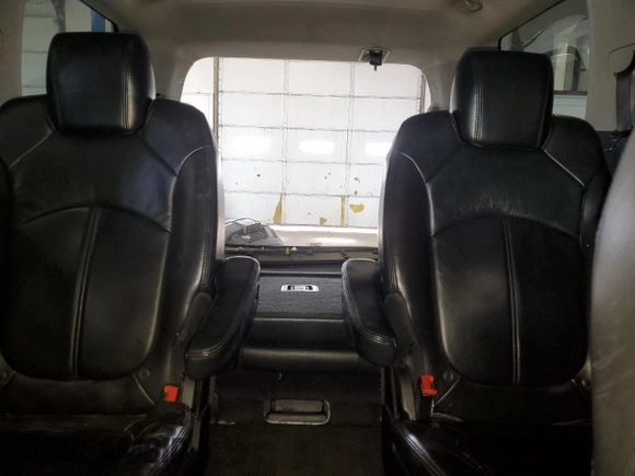 2010 GMC Acadia SLT1 with VIN 1GKLVMED3AJ137032, listed as a Copart auction lot 51586475 with 161,772 mi miles and Salvage Title. Bid and sale history available at carsss.com. Image 10.