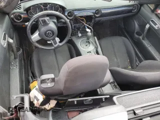 2006 Mazda MX-5 Miata Touring z VIN JM1NC25F260121773, wystawiony jako Copart lot #55887175 z przebiegiem Nie podano mil oraz Szkoda całkowita • Salvage title. Historia ofert i sprzedaży dostępna na DreamBid. Obrazek 8.