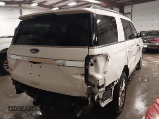2020 Ford Expedition XLT with VIN 1FMJU1HT1LEA79193, listed as a IAAI auction lot 41301860 with 107,634 mi miles. Bid and sale history available at carsss.com. Image 4.