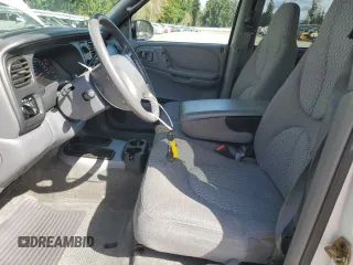 2000 Dodge Durango z VIN 1B4HR28Y3YF139835, wystawiony jako Copart lot #51969795 z przebiegiem 151 644 mil mil oraz Szkoda całkowita • Salvage title. Historia ofert i sprzedaży dostępna na DreamBid. Obrazek 7.
