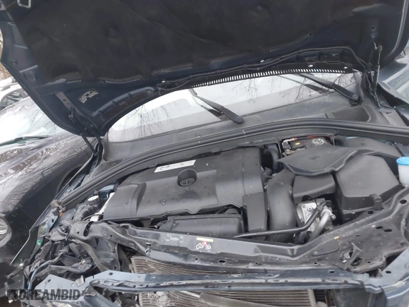 2010 Volvo XC60 3.2L with VIN YV4960DZ2A2064199, listed as a IAAI auction lot 41307658 with 72,194 mi miles. Bid and sale history available at carsss.com. Image 10.