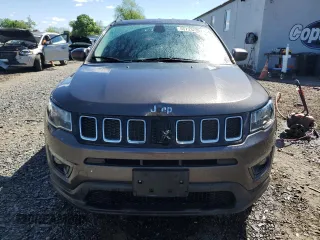 2019 Jeep Compass Latitude с VIN 3C4NJDBB8KT813956, выставлен на аукционе Copart как лот 55733235 с пробегом 147 793 миль миль и Списание • Salvage title. История ставок и продаж доступна на DreamBid. Изображение 5.