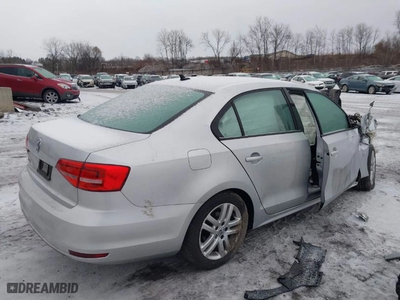 2015 Volkswagen Jetta Sedan 2.0L S with VIN 3VW2K7AJ2FM201632, listed as a IAAI auction lot 41523088 with 1 mi miles. Bid and sale history available at carsss.com. Image 4.
