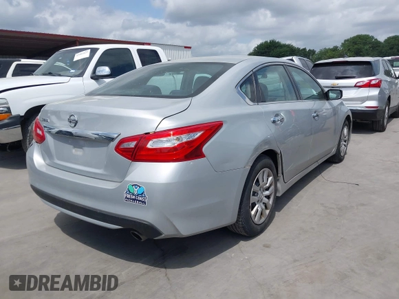 2016 Nissan Altima S z VIN 1N4AL3AP7GN349989, wystawiony jako IAAI lot #42074440 z przebiegiem 123 059 mil mil oraz . Historia ofert i sprzedaży dostępna na DreamBid. Obrazek 4.