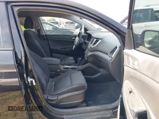 2018 Hyundai Tucson Sport z VIN KM8J33AL5JU741563, wystawiony jako IAAI lot #41928357 z przebiegiem 97 004 mil mil oraz . Historia ofert i sprzedaży dostępna na DreamBid. Obrazek 5.