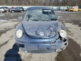 2005 Volkswagen New Beetle Coupe GLS with VIN 3VWCK31C65M403080, listed as a Copart auction lot 45346465 with 118,716 mi miles and Salvage Title. Bid and sale history available at carsss.com. Image 5.