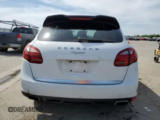 2013 Porsche Cayenne z VIN WP1AA2A2XDLA04038, wystawiony jako Copart lot #52906175 z przebiegiem 162 411 mil mil oraz Szkoda całkowita • Salvage title. Historia ofert i sprzedaży dostępna na DreamBid. Obrazek 6.
