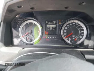 2018 Ram 1500 Express z VIN 1C6RR6KT7JS350875, wystawiony jako IAAI lot #42259123 z przebiegiem 138 116 mil mil oraz . Historia ofert i sprzedaży dostępna na DreamBid. Obrazek 7.