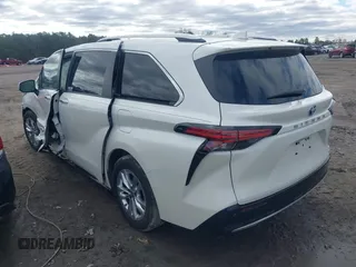 2021 Toyota Sienna Limited with VIN 5TDZRKEC5MS017567, listed as a IAAI auction lot 41737206 with 50,779 mi miles. Bid and sale history available at carsss.com. Image 3.