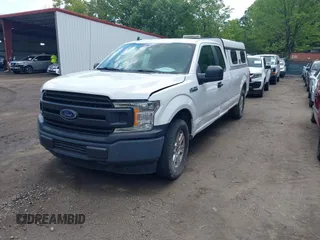 2020 Ford F-150 XL z VIN 1FTFX1C55LKE80693, wystawiony jako IAAI lot #42650150 z przebiegiem 125 739 mil mil oraz . Historia ofert i sprzedaży dostępna na DreamBid. Obrazek 2.