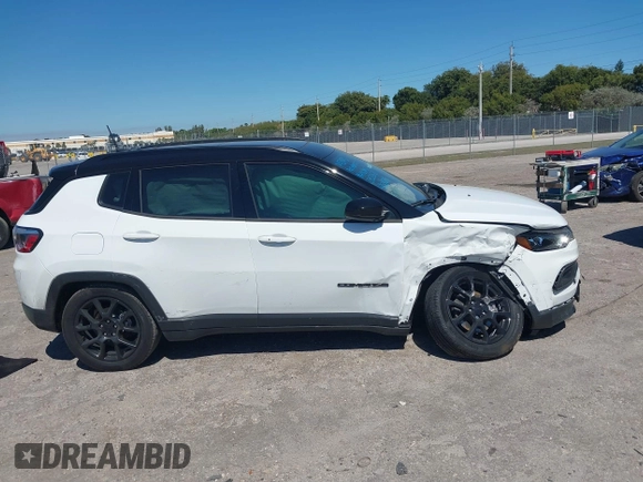2022 Jeep Compass Latitude with VIN 3C4NJCBB0NT235267, listed as a IAAI auction lot 41700373 with 24,768 mi miles and . Bid and sale history available at carsss.com. Image 13.