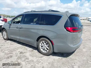 2022 Chrysler Pacifica Touring L with VIN 2C4RC1BG4NR113946, listed as a IAAI auction lot 41884076 with 73,209 mi miles. Bid and sale history available at carsss.com. Image 3.