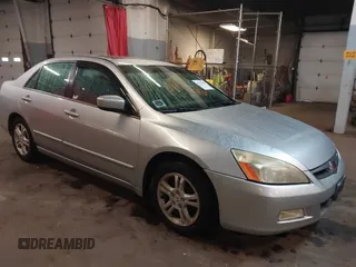 2006 Honda Accord EX-L z VIN 1HGCM56876A095110, wystawiony jako IAAI lot #42182018 z przebiegiem 197 426 mil mil oraz . Historia ofert i sprzedaży dostępna na DreamBid. Obrazek 1.