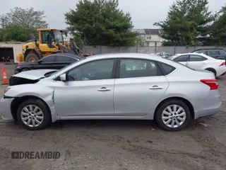 2017 Nissan Sentra SR with VIN 3N1AB7AP7HY342570, listed as a IAAI auction lot 42289320 with 34,176 mi miles and . Bid and sale history available at DreamBid. Image 14.
