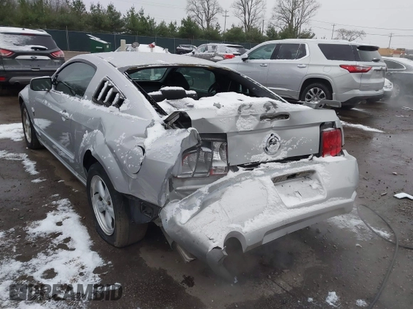 2009 Ford Mustang GT with VIN 1ZVHT82H995124311, listed as a IAAI auction lot 40904050 with Not provided miles and . Bid and sale history available at DreamBid. Image 6.