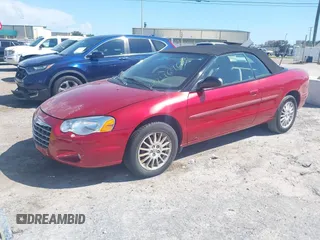 2005 Chrysler Sebring Touring z VIN 1C3EL55R55N704615, wystawiony jako IAAI lot #42469660 z przebiegiem 133 744 mil mil oraz . Historia ofert i sprzedaży dostępna na DreamBid. Obrazek 2.