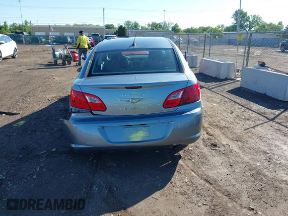 2010 Chrysler Sebring Touring z VIN 1C3CC4FB0AN128655, wystawiony jako IAAI lot #42311837 z przebiegiem 205 720 mil mil oraz . Historia ofert i sprzedaży dostępna na DreamBid. Obrazek 17.