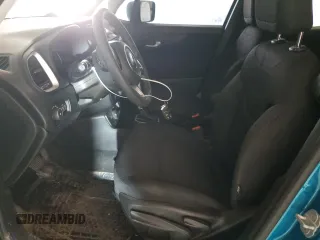 2020 Jeep Renegade Latitude z VIN ZACNJBBB2LPL23877, wystawiony jako Copart lot #51942675 z przebiegiem 67 720 mil mil oraz Szkoda całkowita • Salvage title. Historia ofert i sprzedaży dostępna na DreamBid. Obrazek 7.