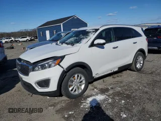2018 Kia Sorento LX with VIN 5XYPGDA31JG430478, listed as a Copart auction lot 44992895 with 152,938 mi miles and Salvage Title. Bid and sale history available at carsss.com. Image 1.