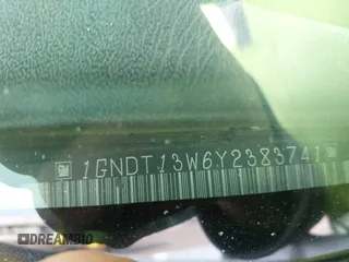 2000 Chevrolet Blazer LT z VIN 1GNDT13W6Y2383741, wystawiony jako IAAI lot #40957201 z przebiegiem 215 604 mil mil oraz . Historia ofert i sprzedaży dostępna na DreamBid. Obrazek 9.