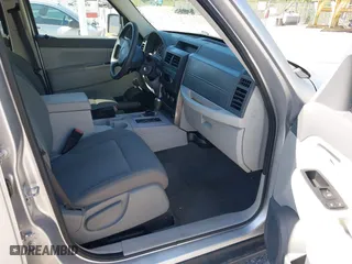 2008 Jeep Liberty Sport with VIN 1J8GN28K78W131686, listed as a IAAI auction lot 42043342 with 151,366 mi miles. Bid and sale history available at carsss.com. Image 5.