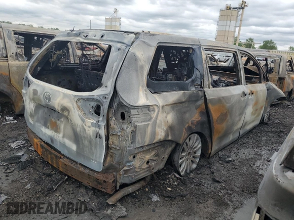 2013 Toyota Sienna XLE AAS with VIN 5TDYK3DC2DS333581, listed as a Copart auction lot 57325635 with Not provided miles and Non repairable. Bid and sale history available at DreamBid. Image 3.
