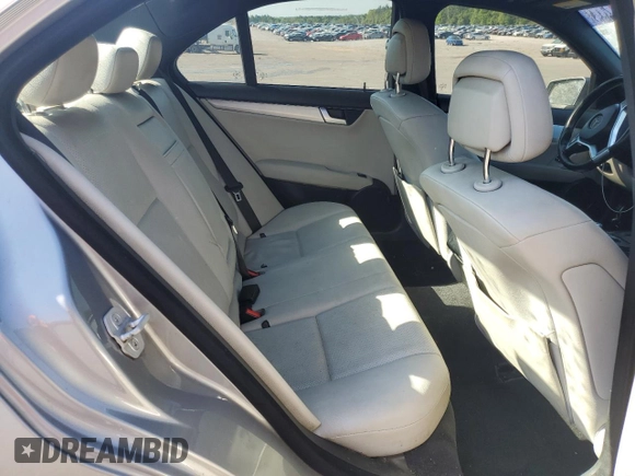 2014 Mercedes-Benz C 250 Sport z VIN WDDGF4HB8EA942721, wystawiony jako Copart lot #52629855 z przebiegiem 151 421 mil mil oraz Szkoda całkowita • Salvage title. Historia ofert i sprzedaży dostępna na DreamBid. Obrazek 10.