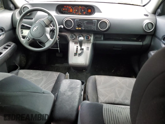 2013 Scion xB z VIN JTLZE4FE2DJ032455, wystawiony jako Copart lot #53925785 z przebiegiem 96 052 mil mil oraz Czysty tytuł • Clean title. Historia ofert i sprzedaży dostępna na DreamBid. Obrazek 8.
