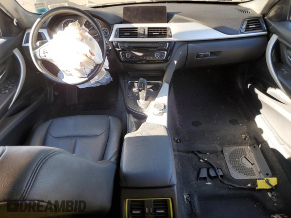 2018 BMW 3 Series 320i xDrive z VIN WBA8A3C53JA494999, wystawiony jako Copart lot #41457625 z przebiegiem Nie podano mil oraz Szkoda całkowita • Salvage title. Historia ofert i sprzedaży dostępna na DreamBid. Obrazek 8.