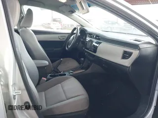 2015 Toyota Corolla L z VIN 5YFBURHE1FP313168, wystawiony jako IAAI lot #42371167 z przebiegiem 121 114 mil mil oraz . Historia ofert i sprzedaży dostępna na DreamBid. Obrazek 5.