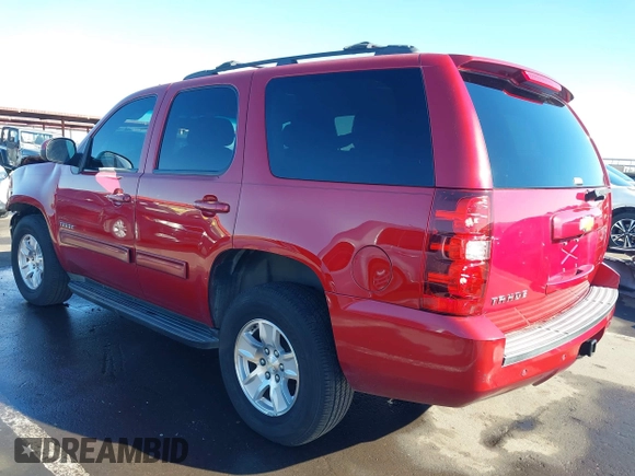 2013 Chevrolet Tahoe LS z VIN 1GNSCAE00DR341440, wystawiony jako IAAI lot #41312134 z przebiegiem 100 179 mil mil oraz . Historia ofert i sprzedaży dostępna na DreamBid. Obrazek 3.