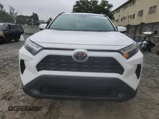 2025 Toyota RAV4 XLE with VIN 2T3W1RFV4SC304172, listed as a Copart auction lot 88953335 with 1,350 mi miles and Salvage Title. Bid and sale history available at carsss.com. Image 5.