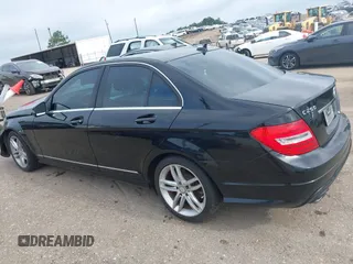 2014 Mercedes-Benz C 250 Sport с VIN WDDGF4HBXEA961769, выставлен на аукционе IAAI как лот 42474680 с пробегом 174 724 миль миль и . История ставок и продаж доступна на DreamBid. Изображение 20.