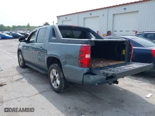 2009 Chevrolet Avalanche LT w/2LT with VIN 3GNFK22039G178725, listed as a IAAI auction lot 39426610 with 168,432 mi miles. Bid and sale history available at carsss.com. Image 3.