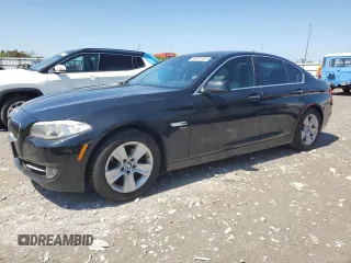 2012 BMW 5 Series 528i xDrive z VIN WBAXH5C56CDW10734, wystawiony jako Copart lot #56601805 z przebiegiem 162 016 mil mil oraz Czysty tytuł • Clean title. Historia ofert i sprzedaży dostępna na DreamBid. Obrazek 1.