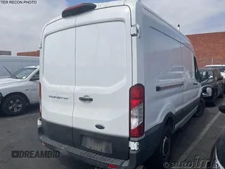 2021 Ford Transit Cargo z VIN 1FTBR1C8XMKA20224, wystawiony jako IAAI lot #42789308 z przebiegiem 76 845 mil mil oraz . Historia ofert i sprzedaży dostępna na DreamBid. Obrazek 10.
