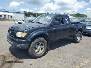 2002 Toyota Tacoma with VIN 5TEWN72N12Z126481, listed as a Copart auction lot 64035095 with 302,470 mi miles and Clean title. Bid and sale history available at DreamBid. Image 1.