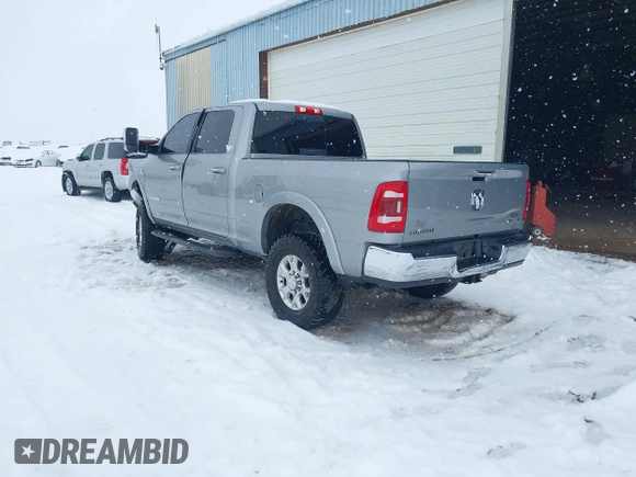 2022 Ram 2500 Laramie с VIN 3C6UR5FL6NG184134, выставлен на аукционе IAAI как лот 41228038 с пробегом 95 631 миль миль и . История ставок и продаж доступна на DreamBid. Изображение 3.