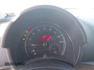 2006 Volkswagen Beetle z VIN 3VWRF31Y96M332050, wystawiony jako IAAI lot #41232267 z przebiegiem 83 450 mil mil oraz . Historia ofert i sprzedaży dostępna na DreamBid. Obrazek 7.