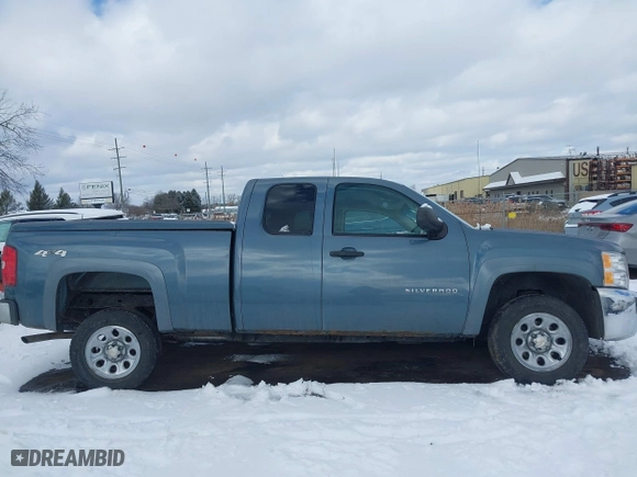 2013 Chevrolet Silverado 1500 Work Truck with VIN 1GCRKPEA8DZ364941, listed as a IAAI auction lot 41574981 with 168,516 mi miles. Bid and sale history available at carsss.com. Image 13.