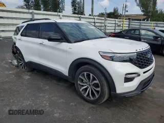 2024 Ford Explorer ST-Line with VIN 1FMSK7KH1RGA88359, listed as a Copart auction lot 52801025 with 7,799 mi miles and Salvage Title. Bid and sale history available at carsss.com. Image 4.