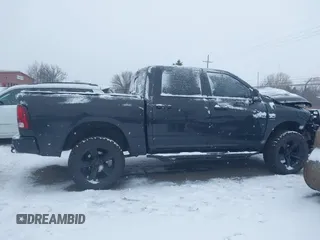 2016 Ram 1500 Sport z VIN 1C6RR7MT0GS192729, wystawiony jako IAAI lot #41404782 z przebiegiem 147 874 mil mil oraz . Historia ofert i sprzedaży dostępna na DreamBid. Obrazek 13.
