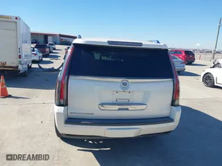 2015 Cadillac Escalade Luxury with VIN 1GYS3BKJ7FR303390, listed as a IAAI auction lot 41428556 with 152,978 mi miles. Bid and sale history available at carsss.com. Image 16.