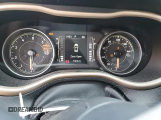2018 Jeep Cherokee Latitude Tech Connect with VIN 1C4PJLCB2JD563295, listed as a Copart auction lot 63616125 with 71,618 mi miles and Salvage title. Bid and sale history available at DreamBid. Image 9.