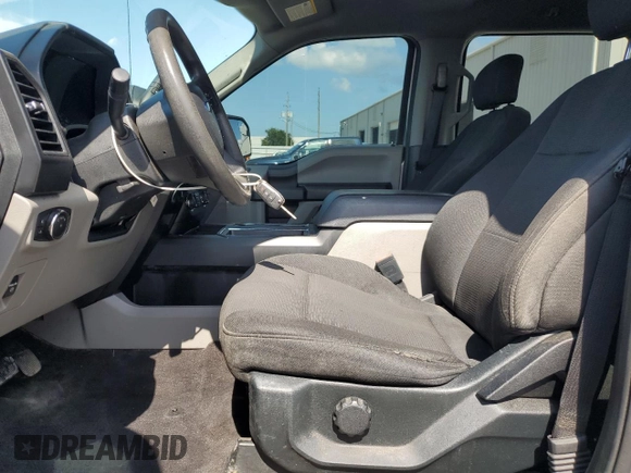 2020 Ford F-150 XL z VIN 1FTEW1EP0LFC28355, wystawiony jako Copart lot #60056765 z przebiegiem 109 003 mil mil oraz Nie do naprawy • Non repairable. Historia ofert i sprzedaży dostępna na DreamBid. Obrazek 7.