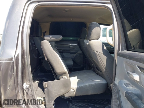 2019 Ram 1500 Big Horn z VIN 1C6RREFT3KN543755, wystawiony jako IAAI lot #42040871 z przebiegiem 135 614 mil mil oraz . Historia ofert i sprzedaży dostępna na DreamBid. Obrazek 8.
