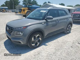 2021 Hyundai Venue SEL z VIN KMHRC8A39MU082326, wystawiony jako Copart lot #60142075 z przebiegiem 61 708 mil mil oraz Szkoda całkowita • Salvage title. Historia ofert i sprzedaży dostępna na DreamBid. Obrazek 1.