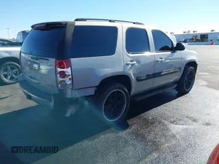 2007 GMC Yukon SLE with VIN 1GKFC13J37J115700, listed as a IAAI auction lot 41389752 with 191,701 mi miles. Bid and sale history available at carsss.com. Image 4.