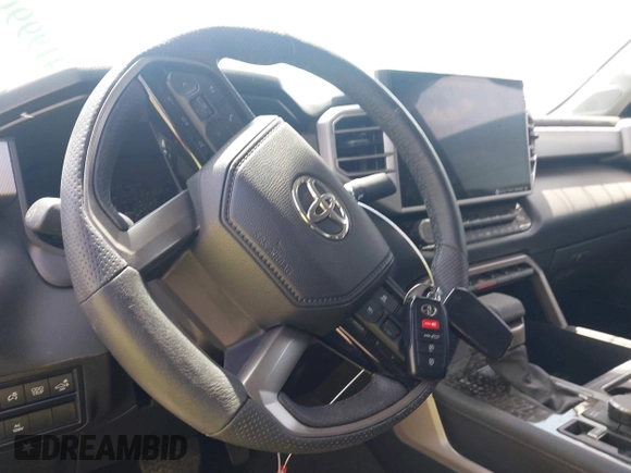 2024 Toyota Tundra Limited z VIN 5TFJA5DB9RX156634, wystawiony jako IAAI lot #41999055 z przebiegiem 29 692 mil mil oraz . Historia ofert i sprzedaży dostępna na DreamBid. Obrazek 11.